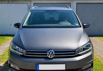 VW Touran 102.683 km 19.999 &euro; Köln 51147