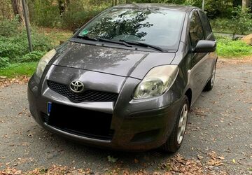 Toyota Yaris 183.000 km 3.150 &euro; Köln 50969