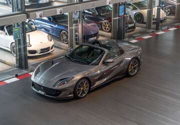 Ferrari 812 10.650 km 489.000 &euro; Köln 50829