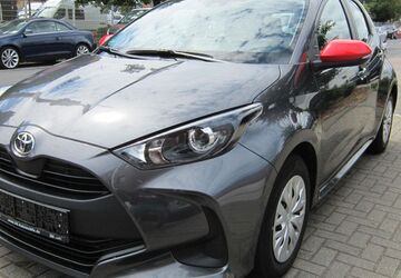 Toyota Yaris 15.620 km 12.990 &euro; Köln 51105