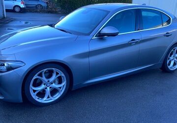 Alfa Romeo Giulia 121.800 km 17.900 &euro; Remscheid 42855