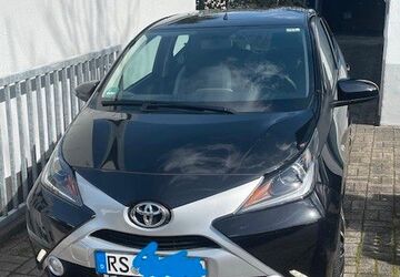 Toyota Aygo (X) 14.000 km 9.900 &euro; Remscheid 42859
