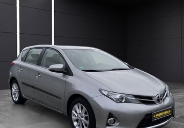Toyota Auris 80.000 km 12.980 &euro; Remscheid 42897