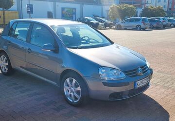 VW Golf 136.000 km 3.700 &euro; Köln 51063