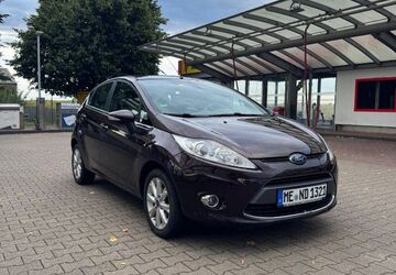 Ford Fiesta 98.000 km 3.999 &euro; Langenfeld 40764