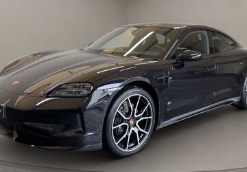 Porsche Taycan 10.000 km 104.800 &euro; Köln 50823