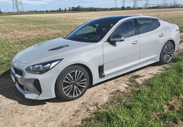 Kia Stinger 133.000 km 19.900 &euro; Wesseling 50389