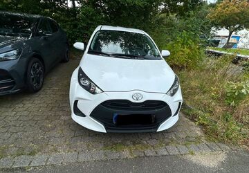 Toyota Yaris 43.000 km 12.999 &euro; Wesseling (bei Köln) 50389