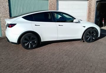 Tesla Model Y 61.500 km 29.990 &euro; Bonn 53115