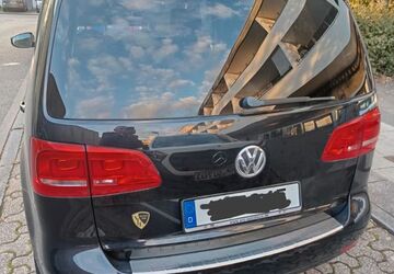 VW Touran 153.000 km 7.500 &euro; Köln 51109