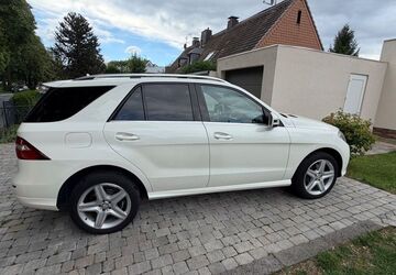 Mercedes-Benz ML 350 291.500 km 15.800 &euro; Leverkusen 51379